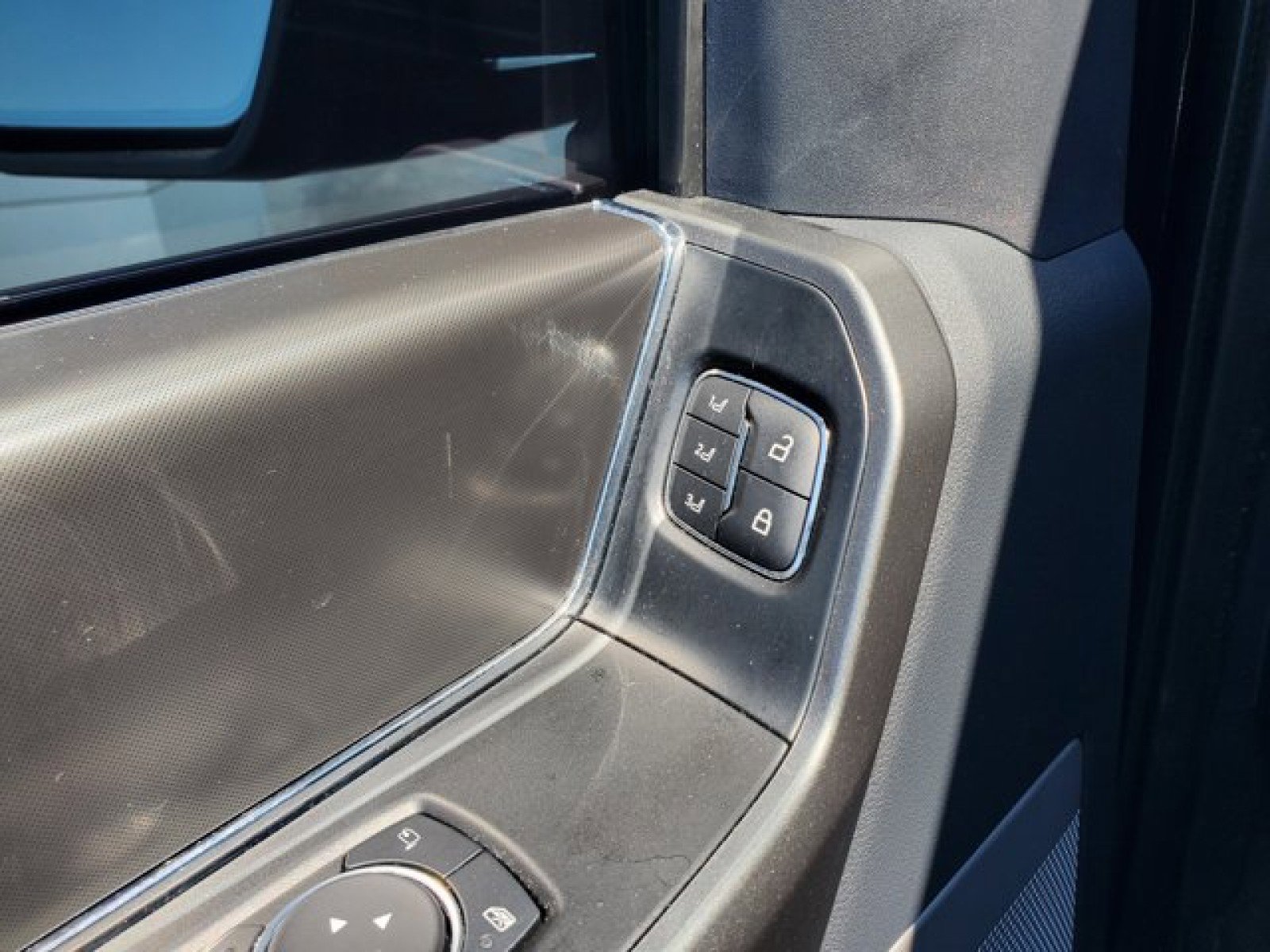 Certified 2022 Ford F150 Lariat w/ Equipment Group 502A High image 14