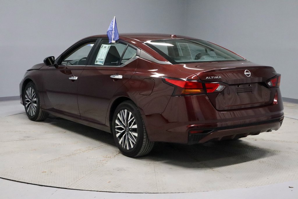 Used 2024 Nissan Altima 2.5 SV image 8