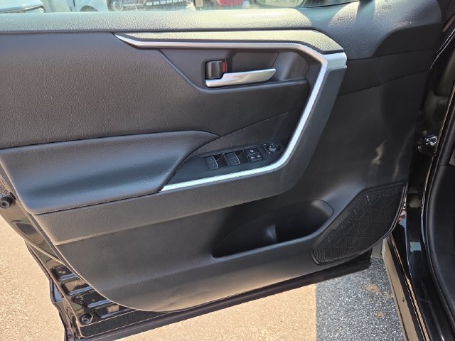 Used 2024 Toyota RAV4 XLE FWD image 9
