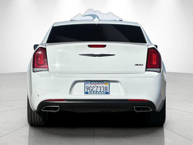 Used 2022 Chrysler 300 Touring w/ Sport Appearance Package RWD image 4