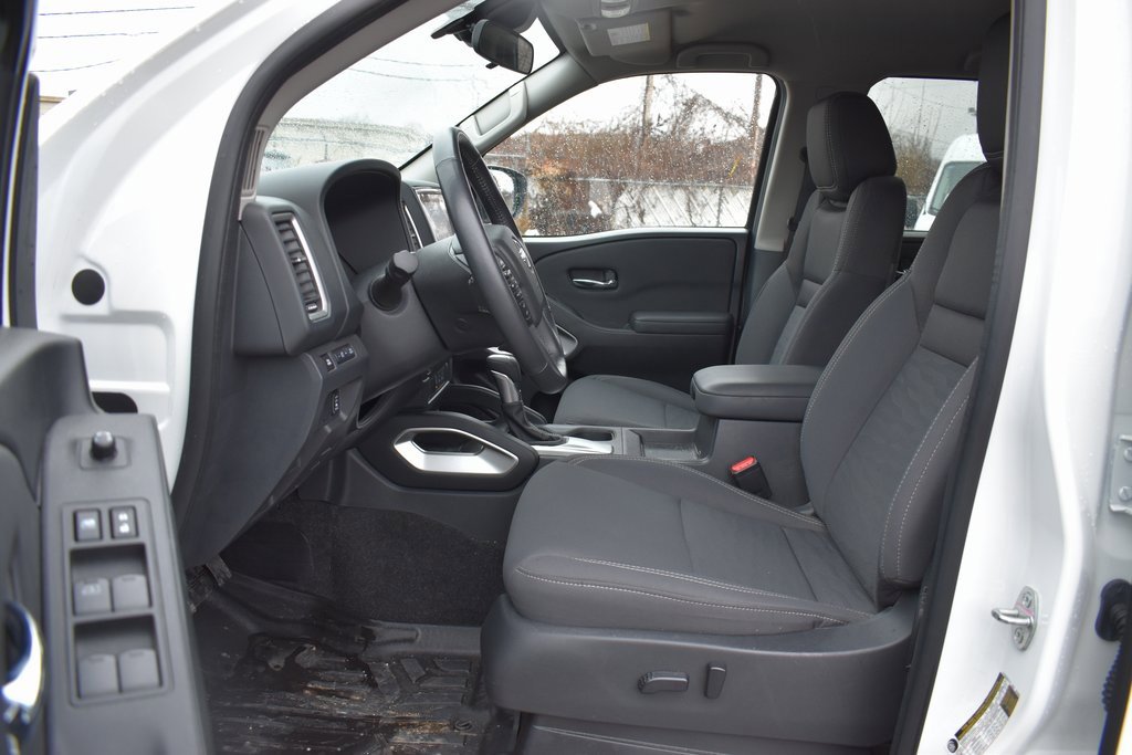 Used 2022 Nissan Frontier SV w/ Technology Package image 9