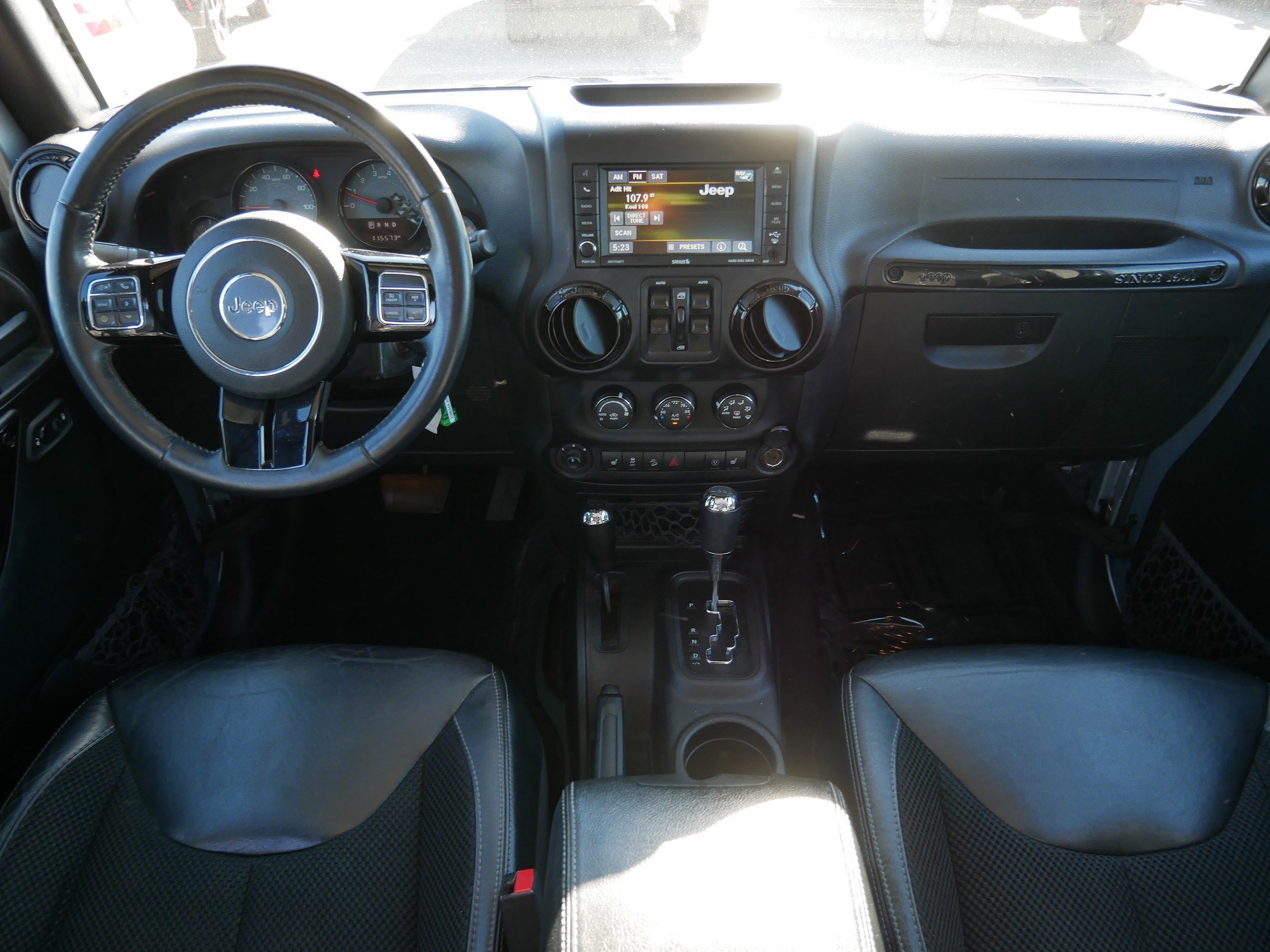 Used 2017 Jeep Wrangler Unlimited Sahara AWD/4WD image 10
