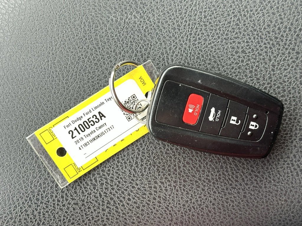 Used 2019 Toyota Camry LE image 35