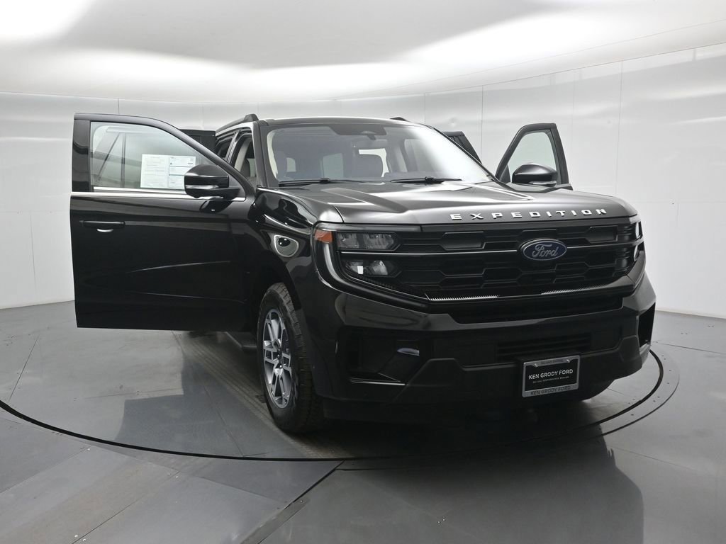Certified 2025 Ford Expedition Active image 53