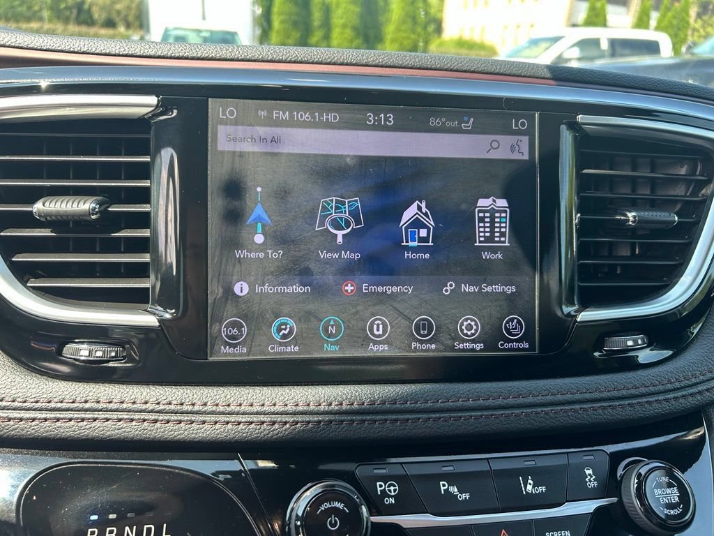 Used 2020 Chrysler Pacifica Limited FWD image 28