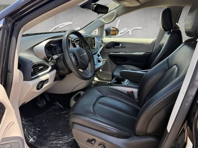 Used 2023 Chrysler Pacifica Touring-L FWD image 20