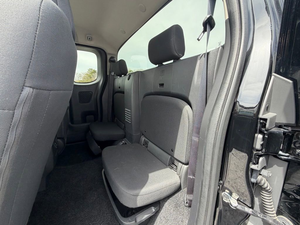 Used 2024 Nissan Frontier S w/ S Utility Package RWD image 13
