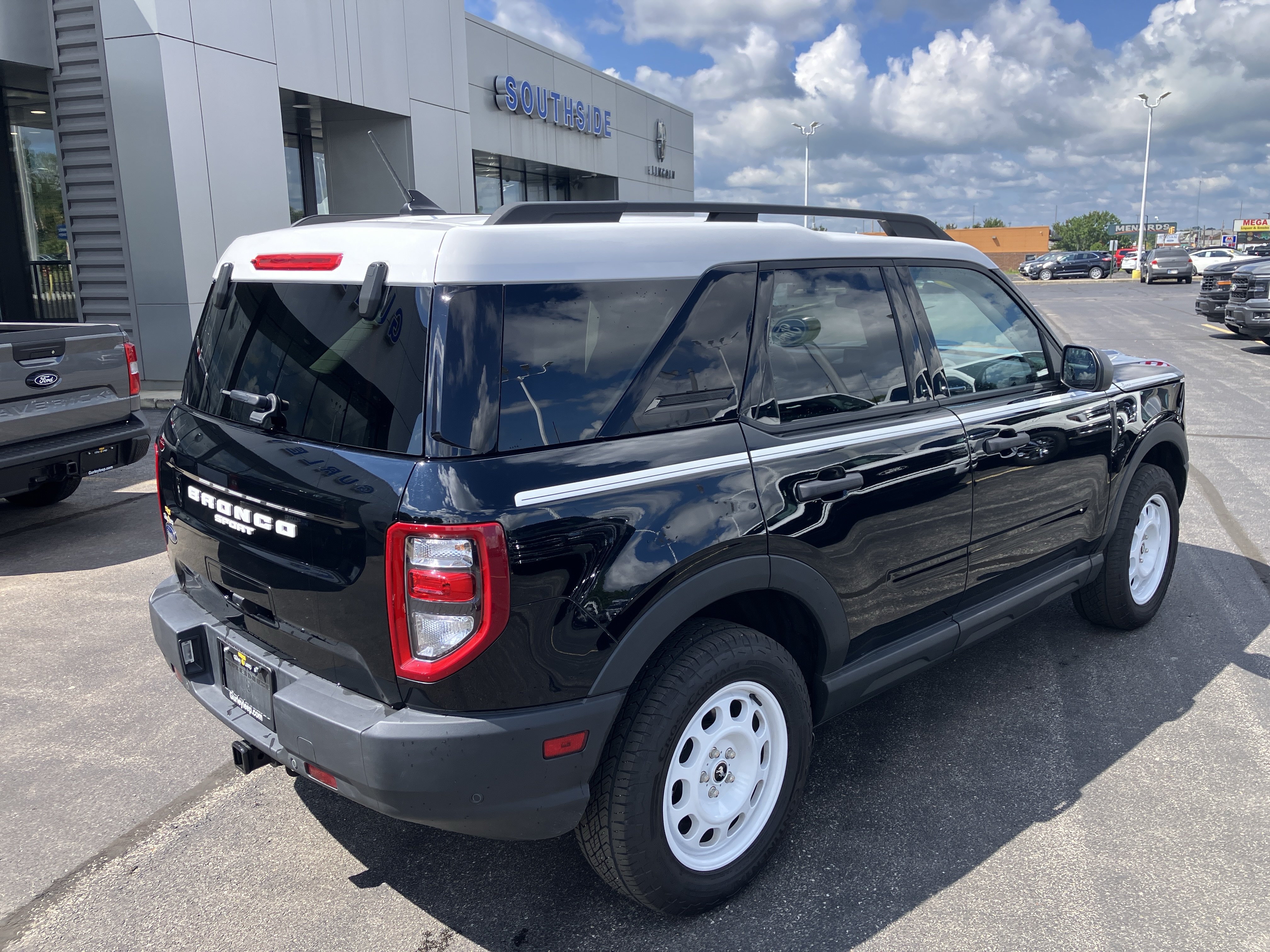 Certified 2024 Ford Bronco Sport Heritage w/ Heritage Convenience Package AWD/4WD image 7