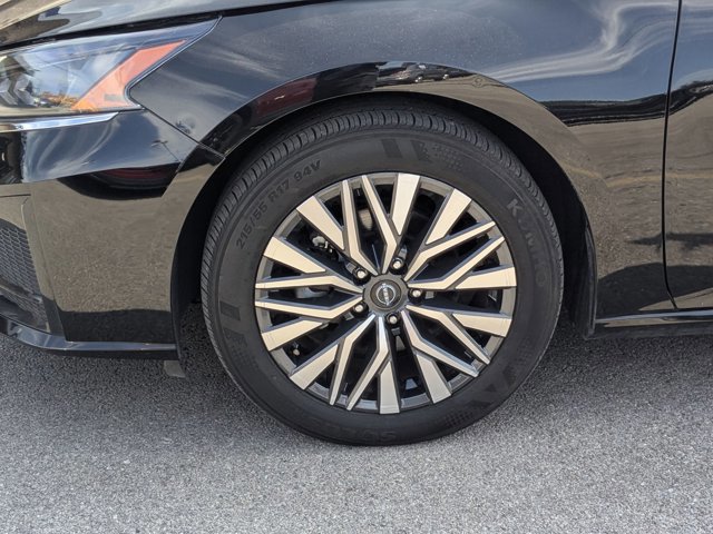 Used 2024 Nissan Altima 2.5 SV FWD image 10