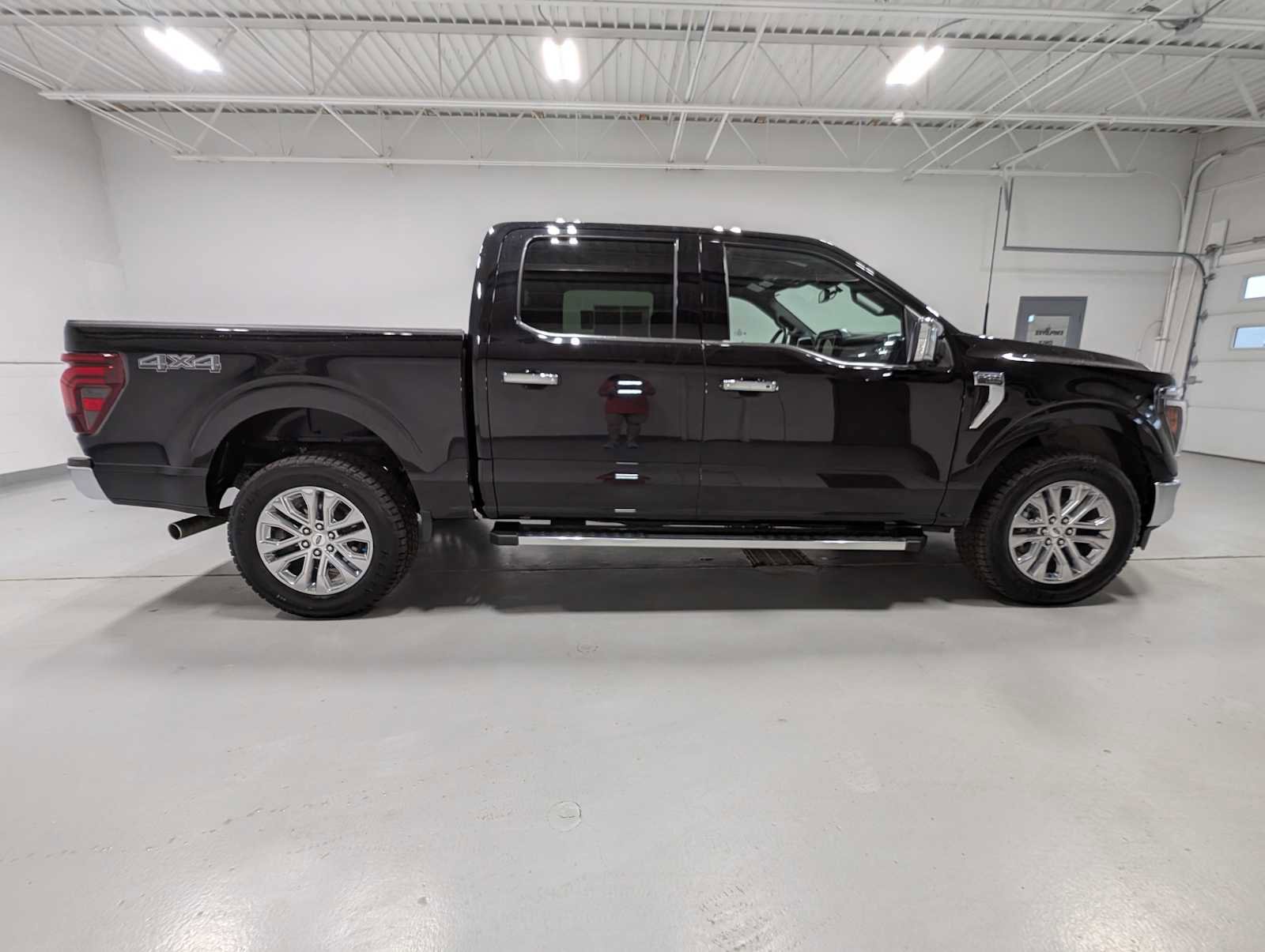 Certified 2024 Ford F150 Lariat w/ Tow/Haul Package AWD/4WD image 7