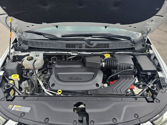 Used 2024 Chrysler Pacifica Touring-L FWD image 29