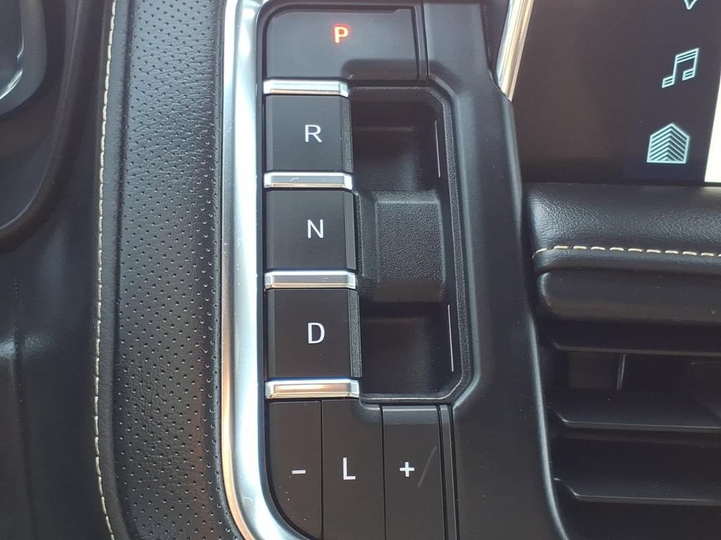 Used 2024 Chevrolet Tahoe Premier w/ Premium Package AWD/4WD image 25