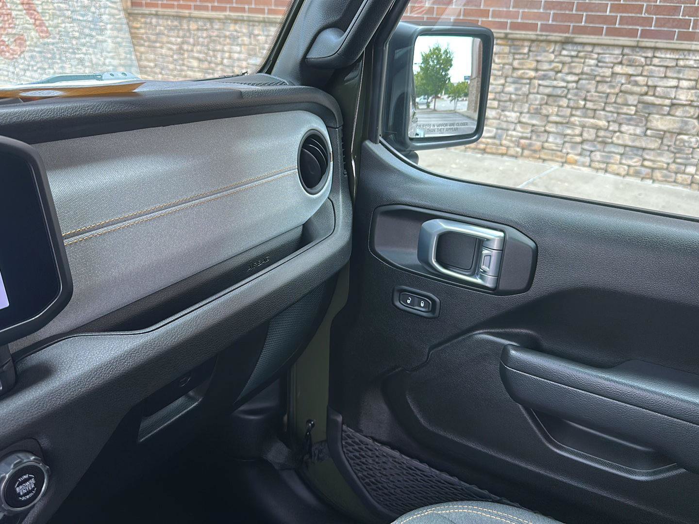 Used 2024 Jeep Wrangler Unlimited Sport AWD/4WD image 23