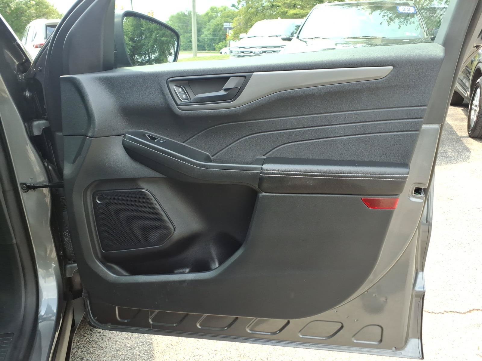Certified 2023 Ford Escape Active AWD/4WD image 29