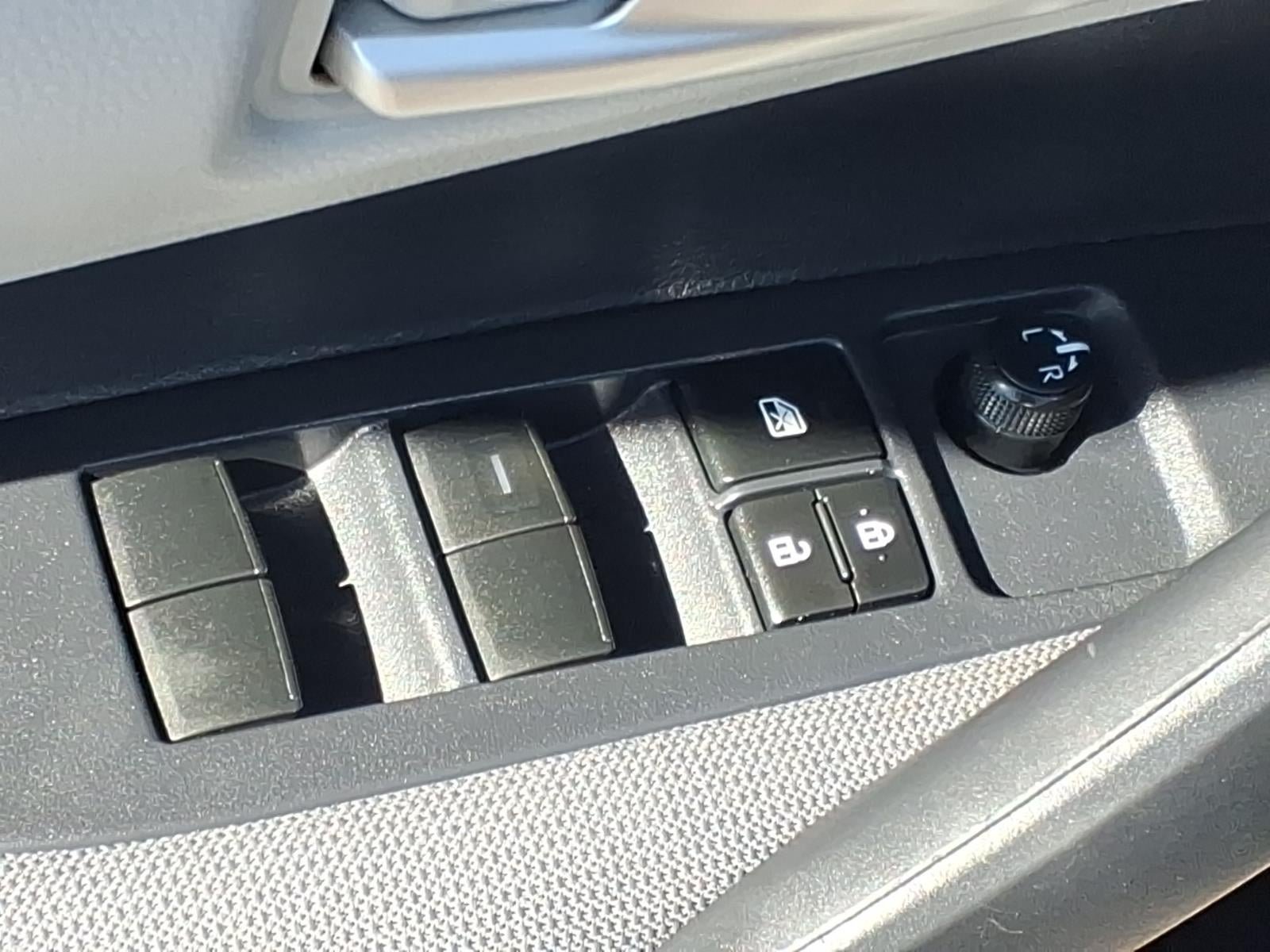 Used 2020 Toyota Corolla LE w/ Carpet Mat Package (TMS) FWD image 20