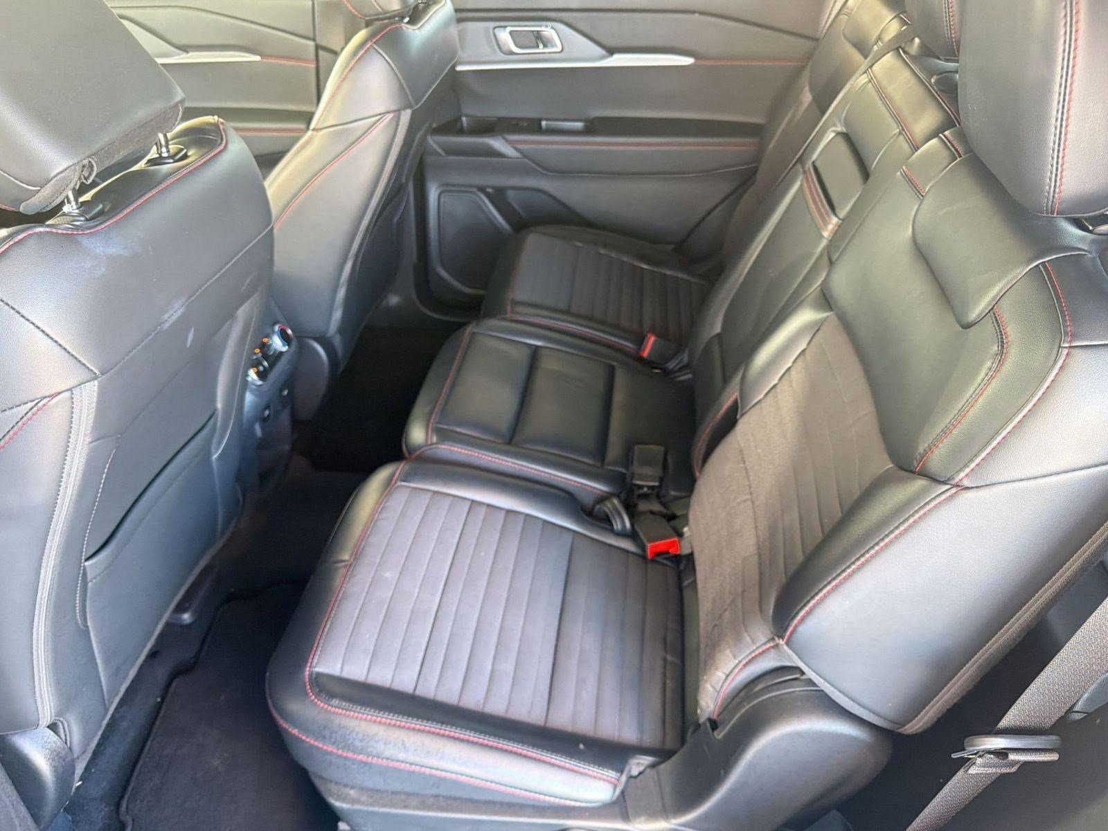 Certified 2025 Ford Explorer ST-Line w/ ST-Line Street Pack image 14