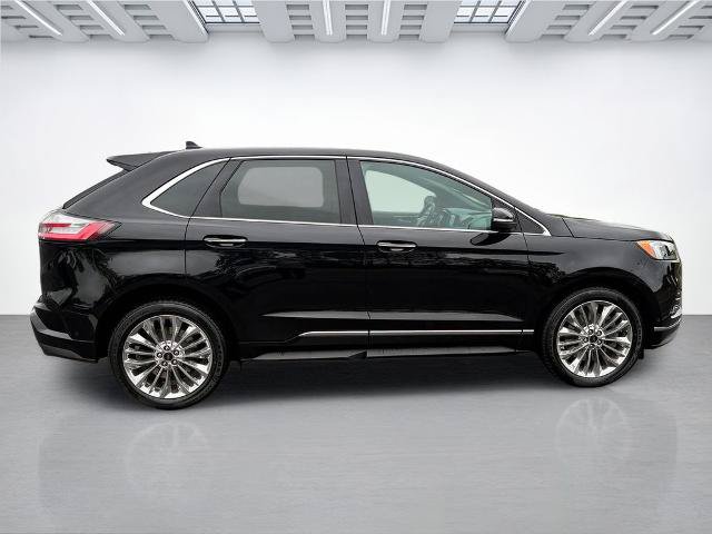 Certified 2021 Ford Edge Titanium w/ Equipment Group 301A AWD/4WD image 2