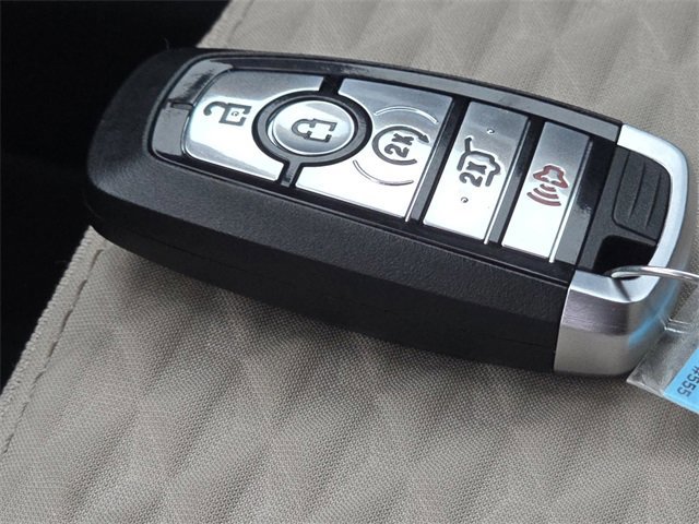 Certified 2022 Ford Escape SE w/ SE Sport Appearance Package image 35