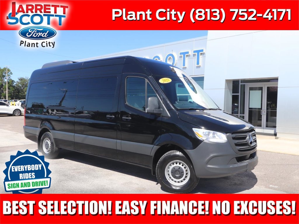 Used 2025 Mercedes-Benz Sprinter 2500 image 1