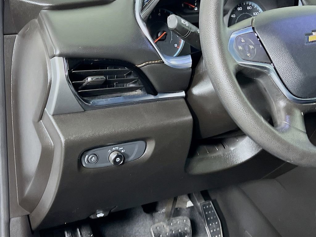 Used 2021 Chevrolet Traverse LS AWD/4WD image 12
