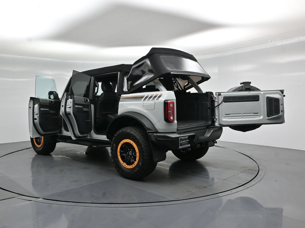 Certified 2023 Ford Bronco Badlands w/ Sasquatch Package AWD/4WD image 34
