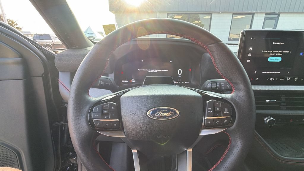 Certified 2025 Ford Explorer ST-Line w/ Premium Package AWD/4WD image 17