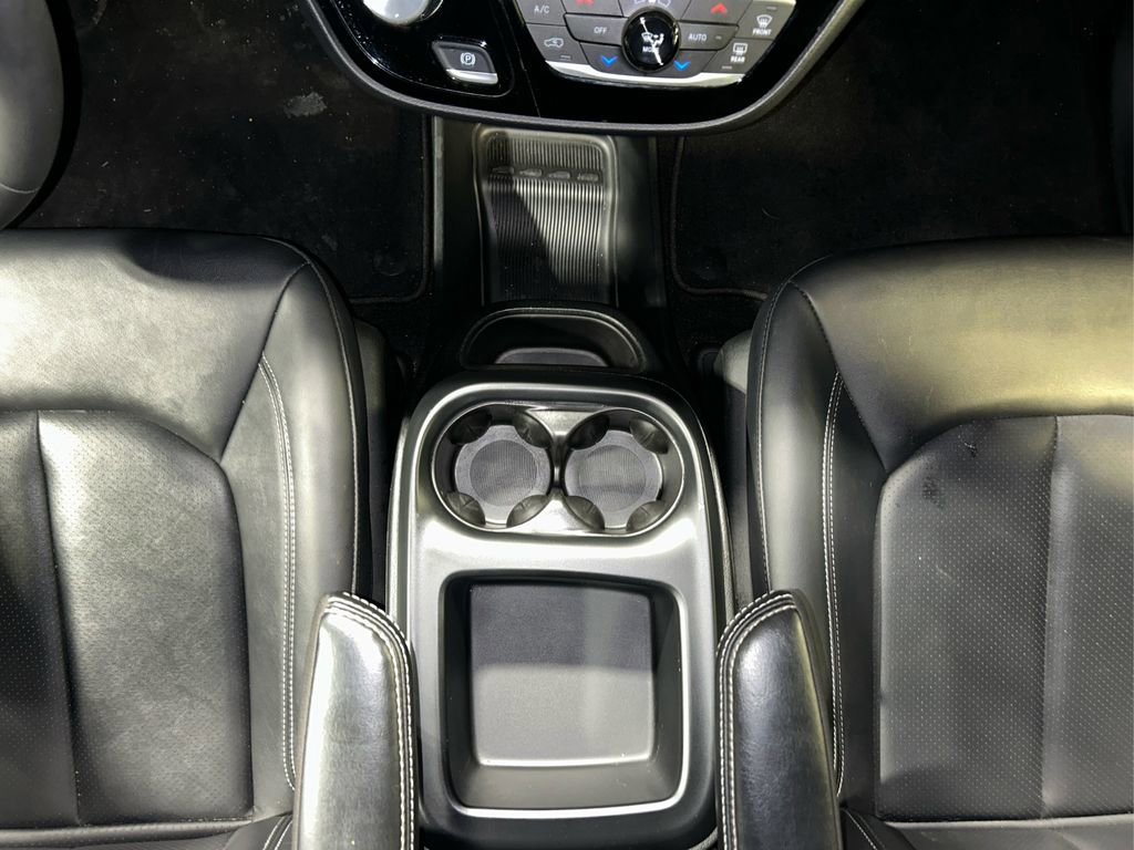 Used 2025 Chrysler Pacifica Select image 24