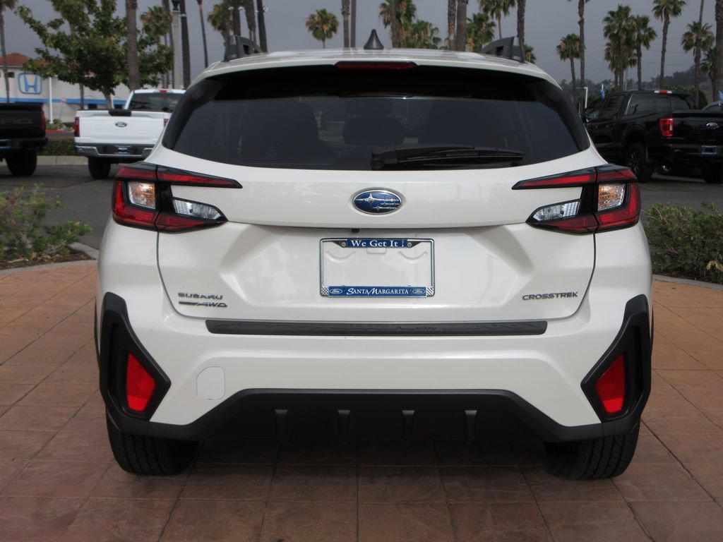 Used 2024 Subaru Crosstrek 2.0i Premium AWD/4WD image 3