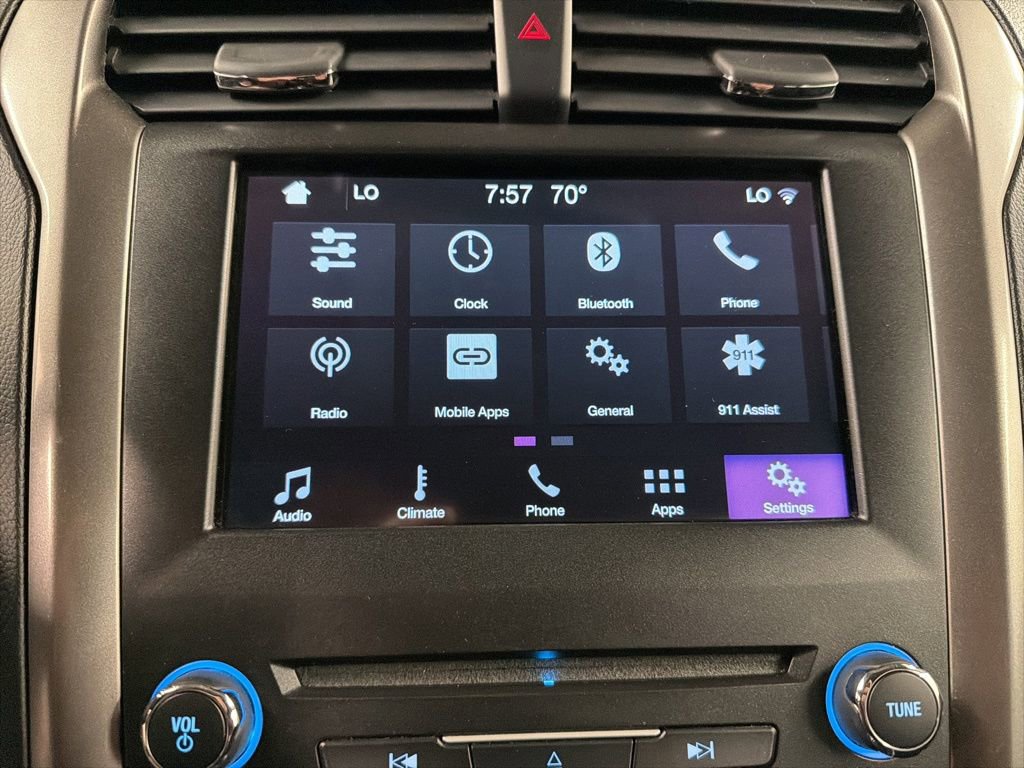 Certified 2017 Ford Fusion SE w/ Fusion SE Technology Package FWD image 10
