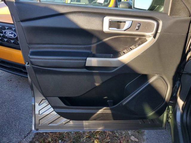 Certified 2023 Ford Explorer XLT image 13