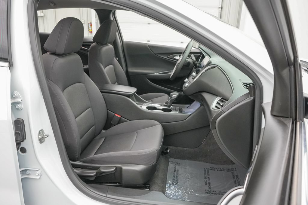 Used 2024 Chevrolet Malibu LS FWD image 20