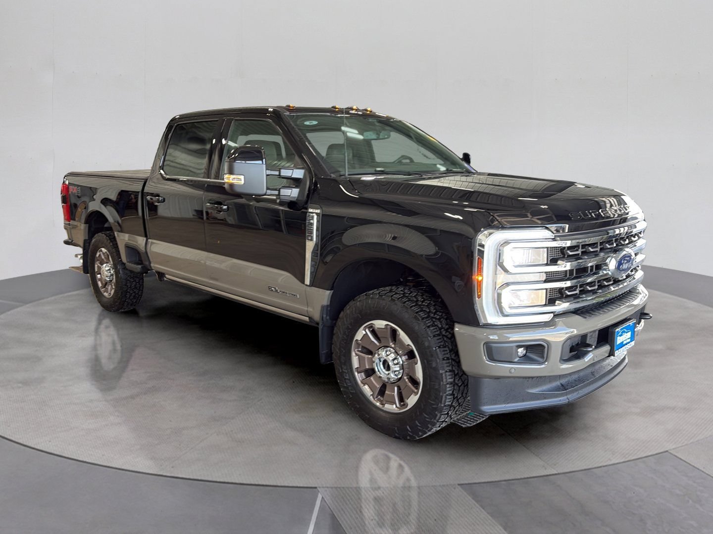 Certified 2026 Ford F250 King Ranch w/ FX4 Off-Road Package AWD/4WD image 9