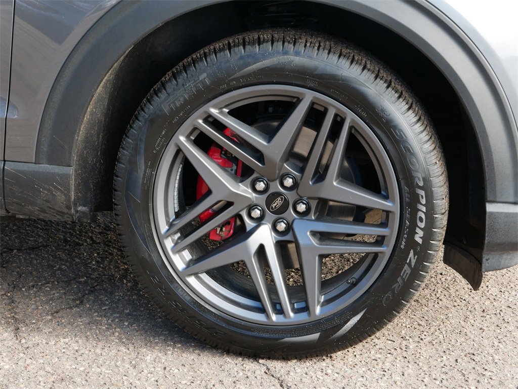 Certified 2025 Ford Explorer ST-Line w/ ST-Line Street Pack image 7