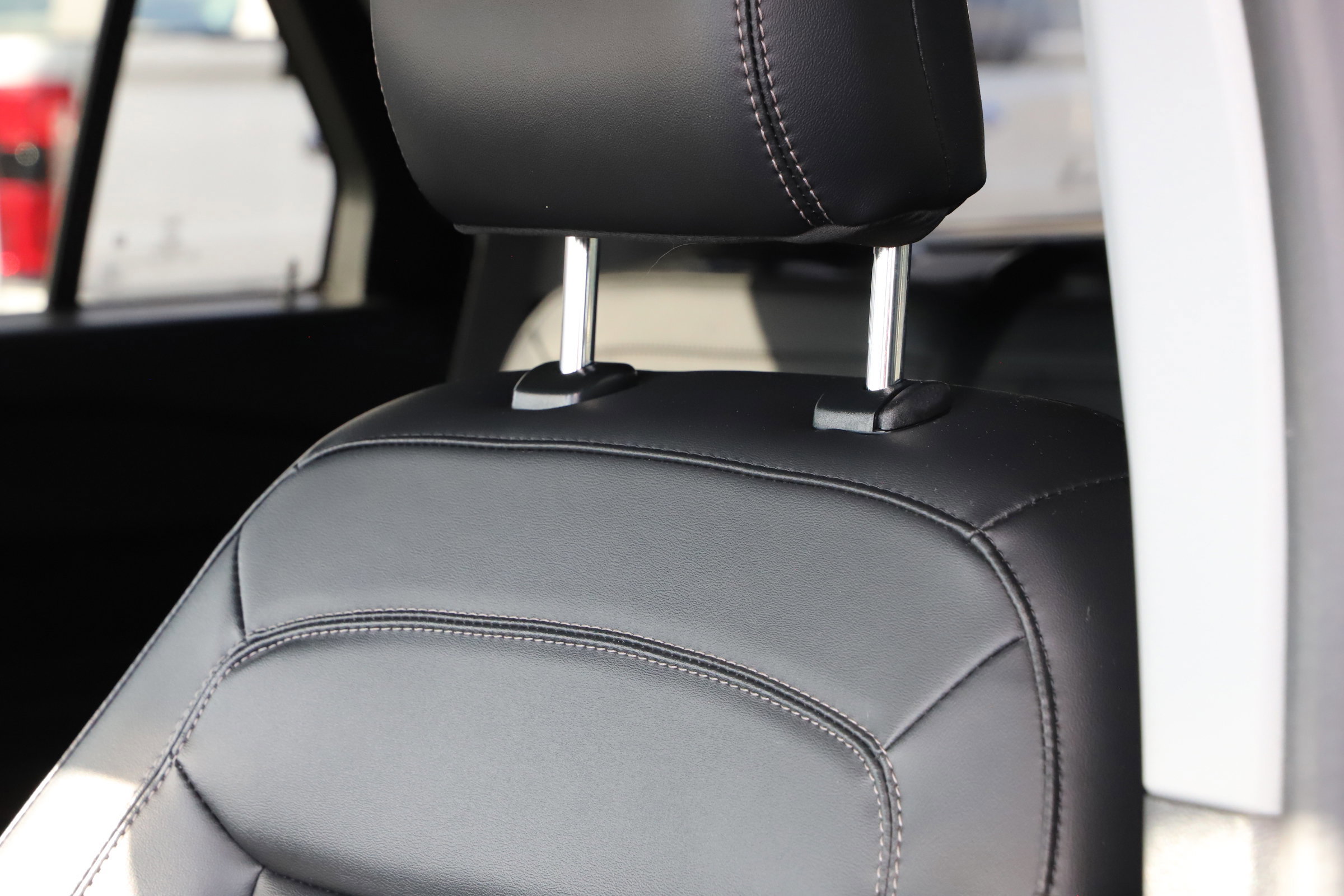 Certified 2023 Ford Explorer XLT w/ Equipment Group 202A image 14