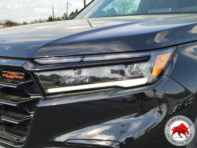 Used 2025 Honda Pilot TrailSport image 11