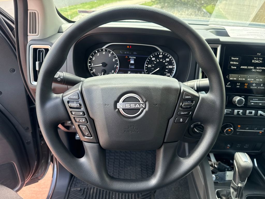 Used 2025 Nissan Frontier SV AWD/4WD image 14