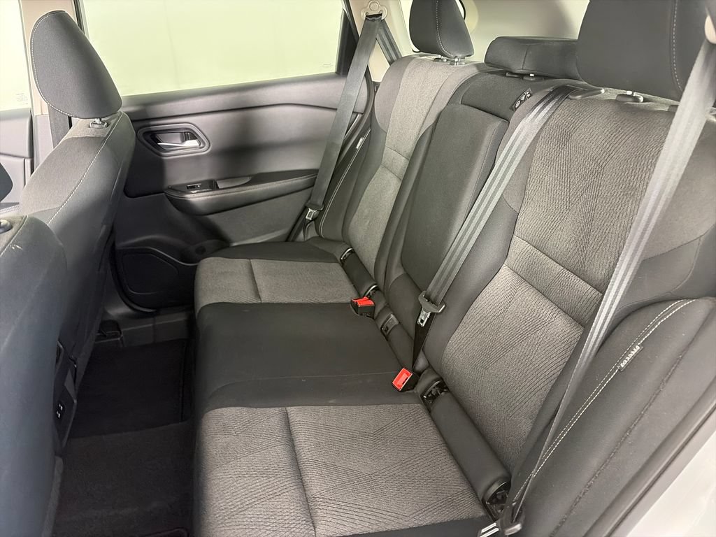 Used 2024 Nissan Rogue SV AWD/4WD image 13