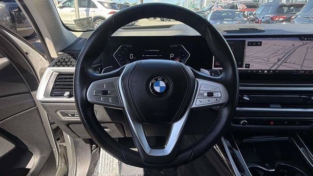Used 2024 BMW X7 xDrive40i w/ Premium Package AWD/4WD image 17
