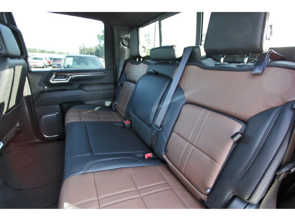 Used 2024 Chevrolet Silverado 3500 High Country w/ High Country Premium Package AWD/4WD image 13