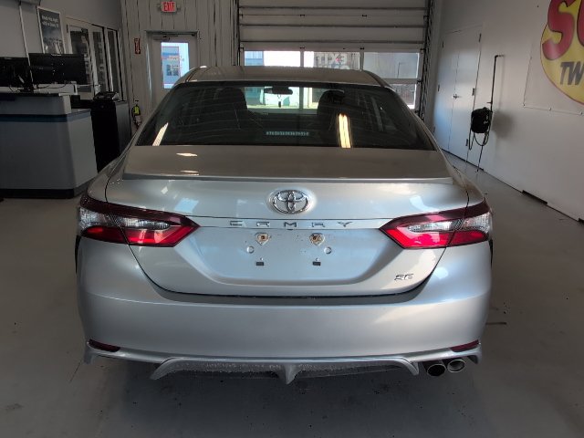 Used 2024 Toyota Camry SE FWD image 4