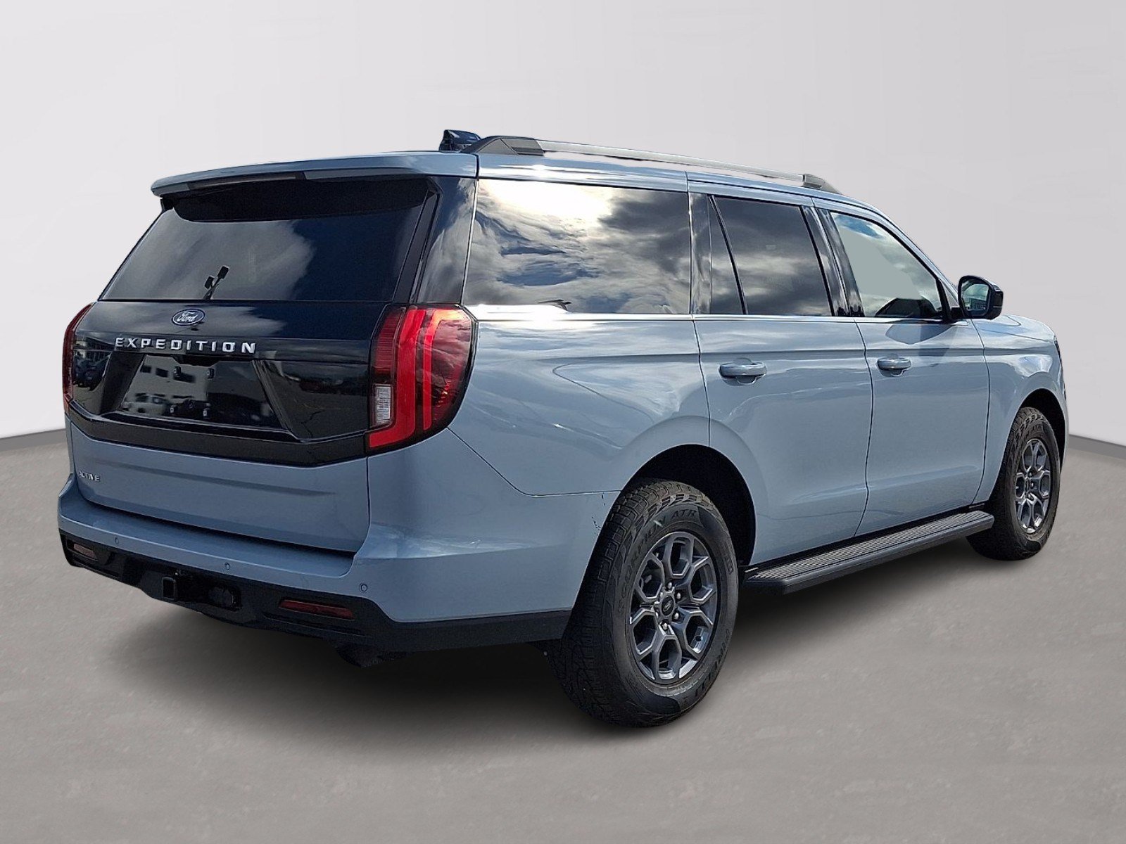 Certified 2025 Ford Expedition Active AWD/4WD image 6
