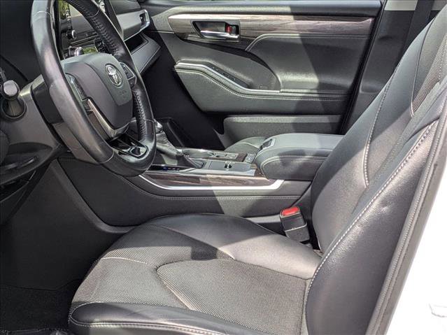 Used 2020 Toyota Highlander Limited FWD image 17