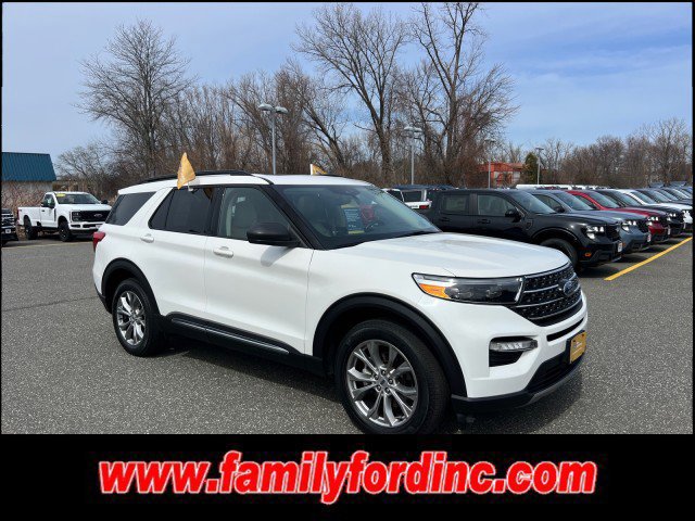 Certified 2023 Ford Explorer XLT w/ Equipment Group 202A image 5
