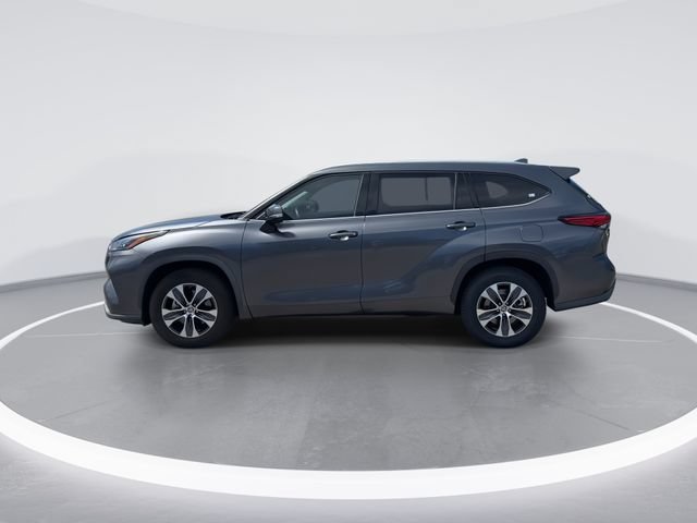 Used 2022 Toyota Highlander XLE FWD image 5