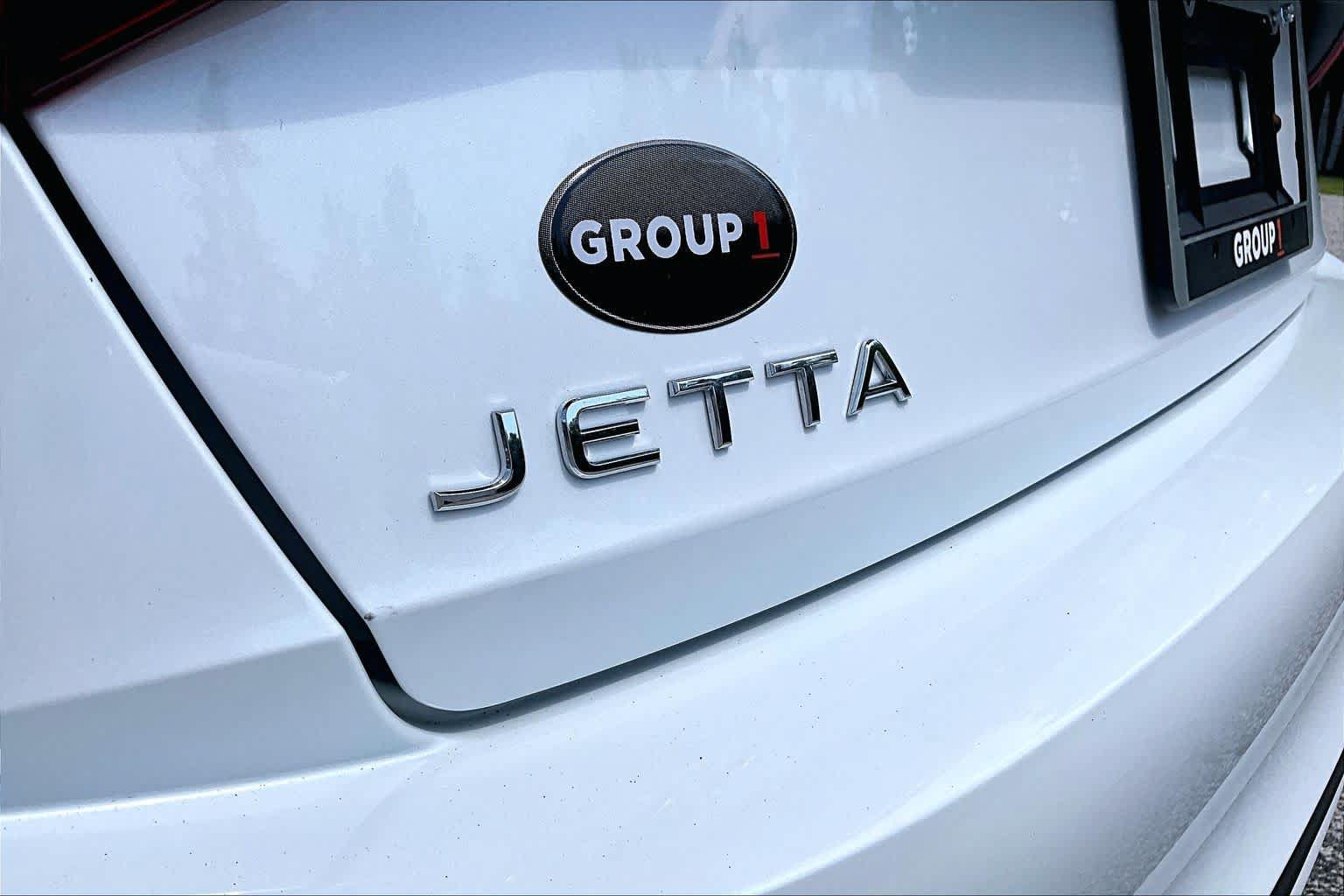 Used 2023 Volkswagen Jetta SE FWD image 10