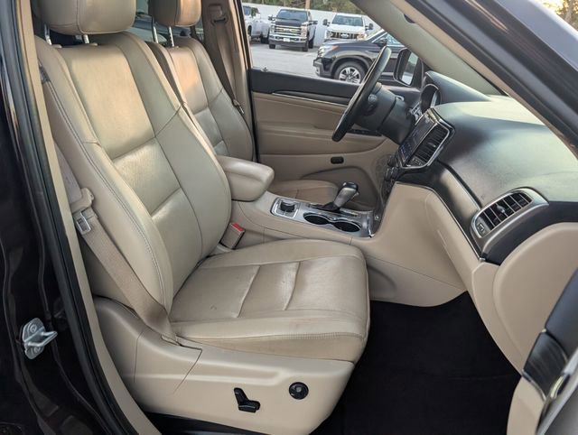 Used 2020 Jeep Grand Cherokee Limited w/ Luxury Group II image 17