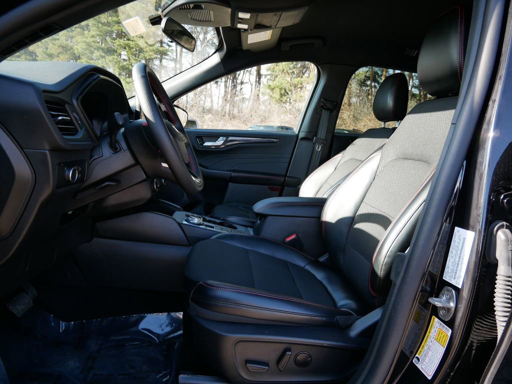 Certified 2025 Ford Escape ST-Line image 14