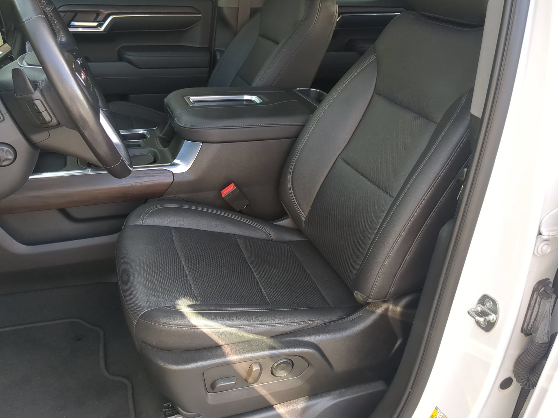 Used 2022 GMC Sierra 1500 SLT w/ SLT Premium Package AWD/4WD image 57