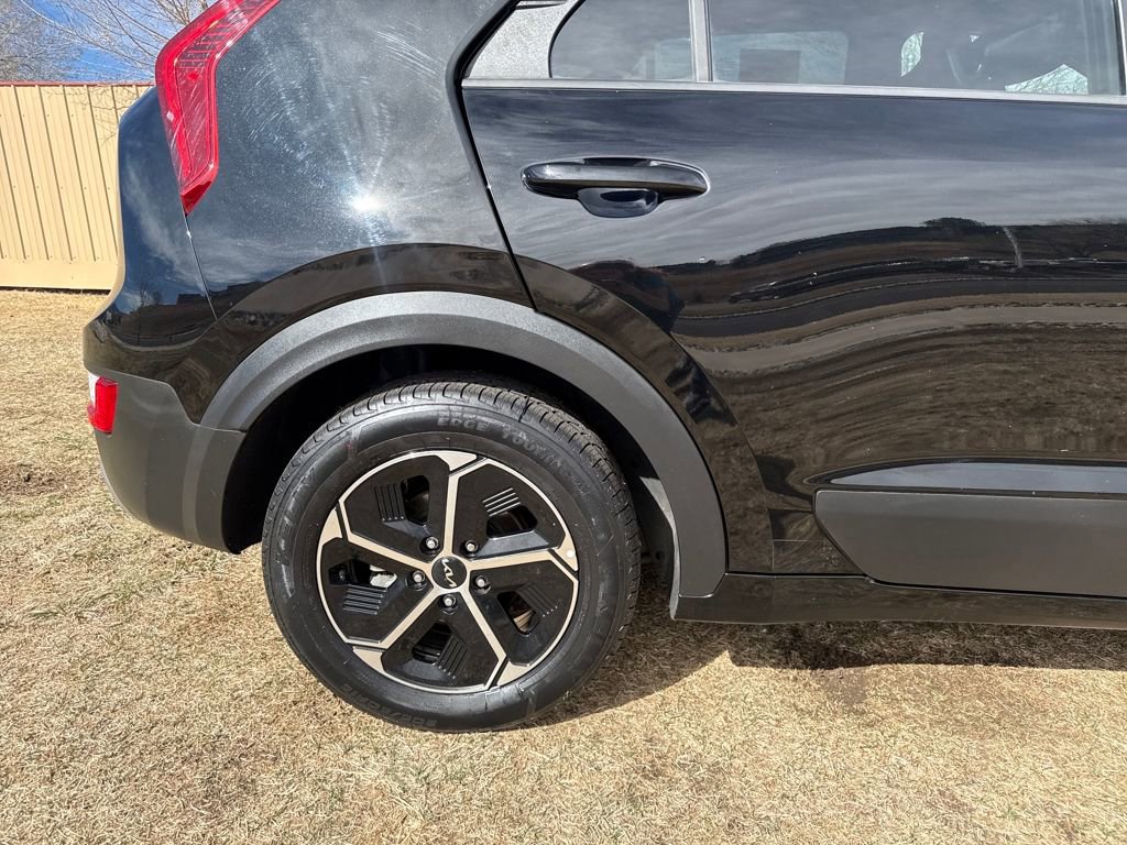 Used 2023 Kia Niro EX image 30
