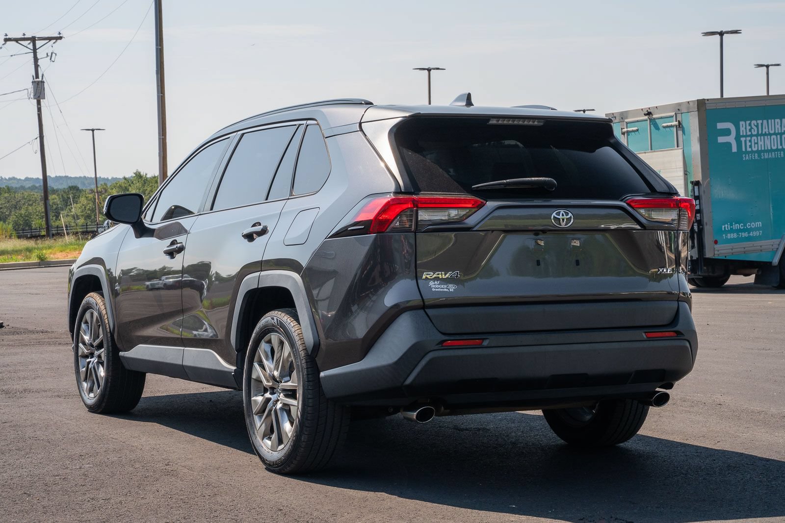 Used 2020 Toyota RAV4 XLE Premium FWD image 5